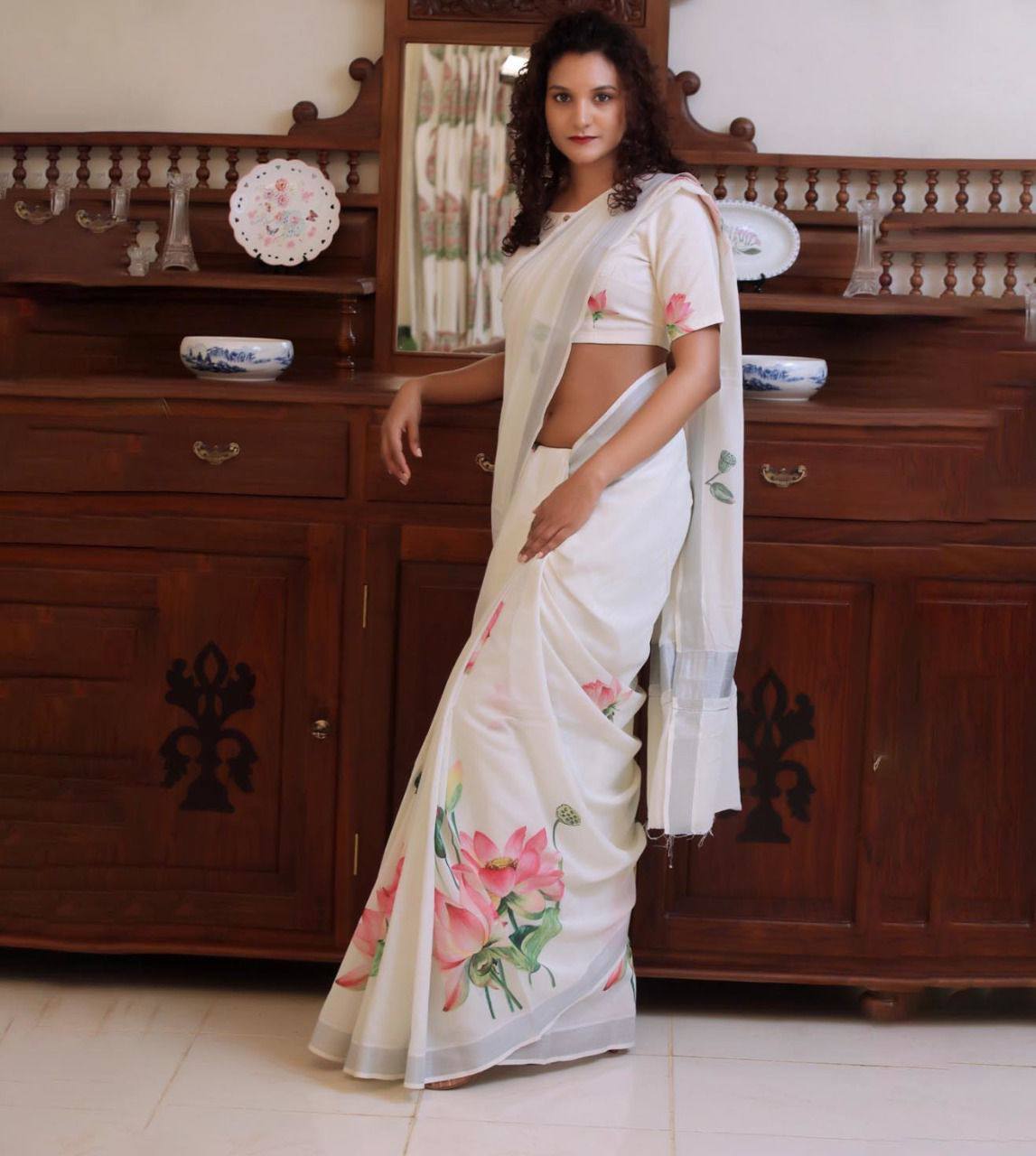Plain Linen sarees with digital print blouse.