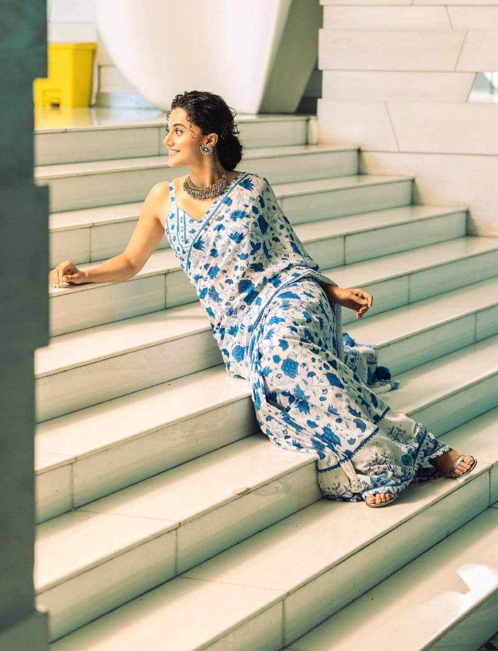 Plain Linen sarees with digital print blouse.