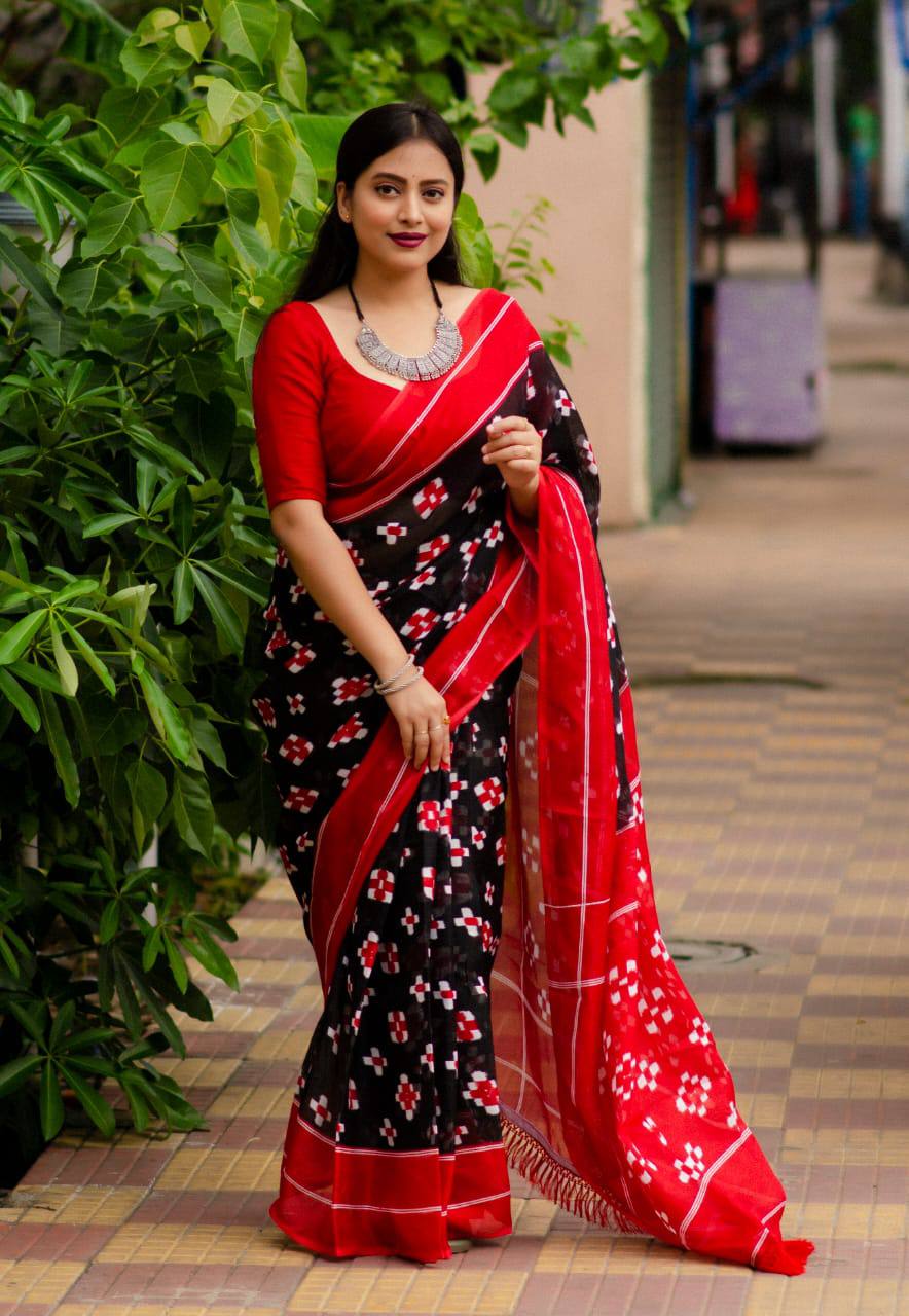 Plain Linen sarees with digital print blouse.