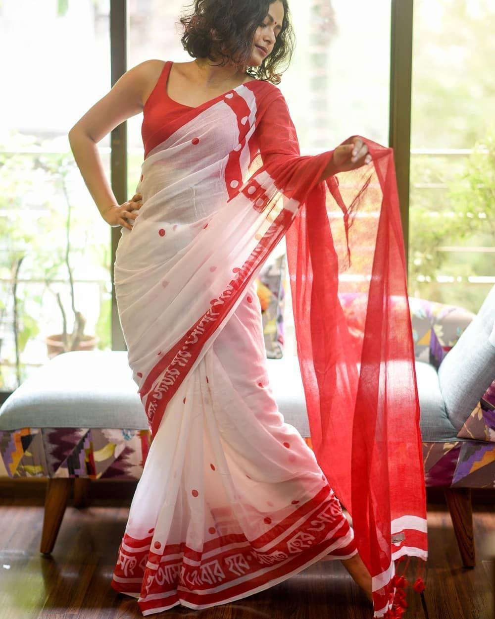 Plain Linen sarees with digital print blouse.