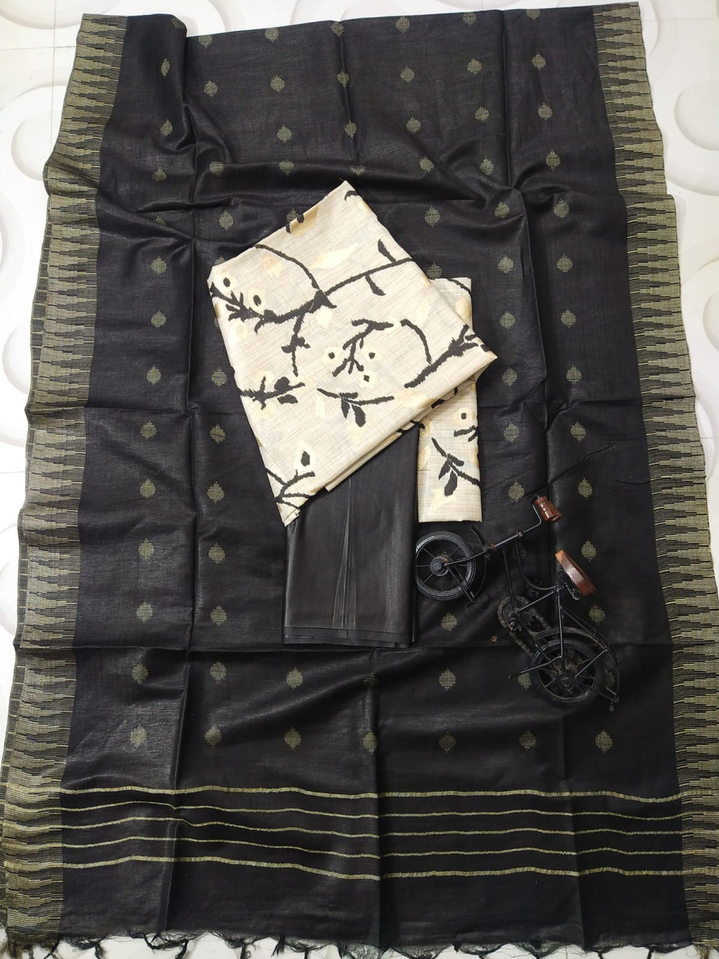 Gold print Suit (unstiched dress materials)