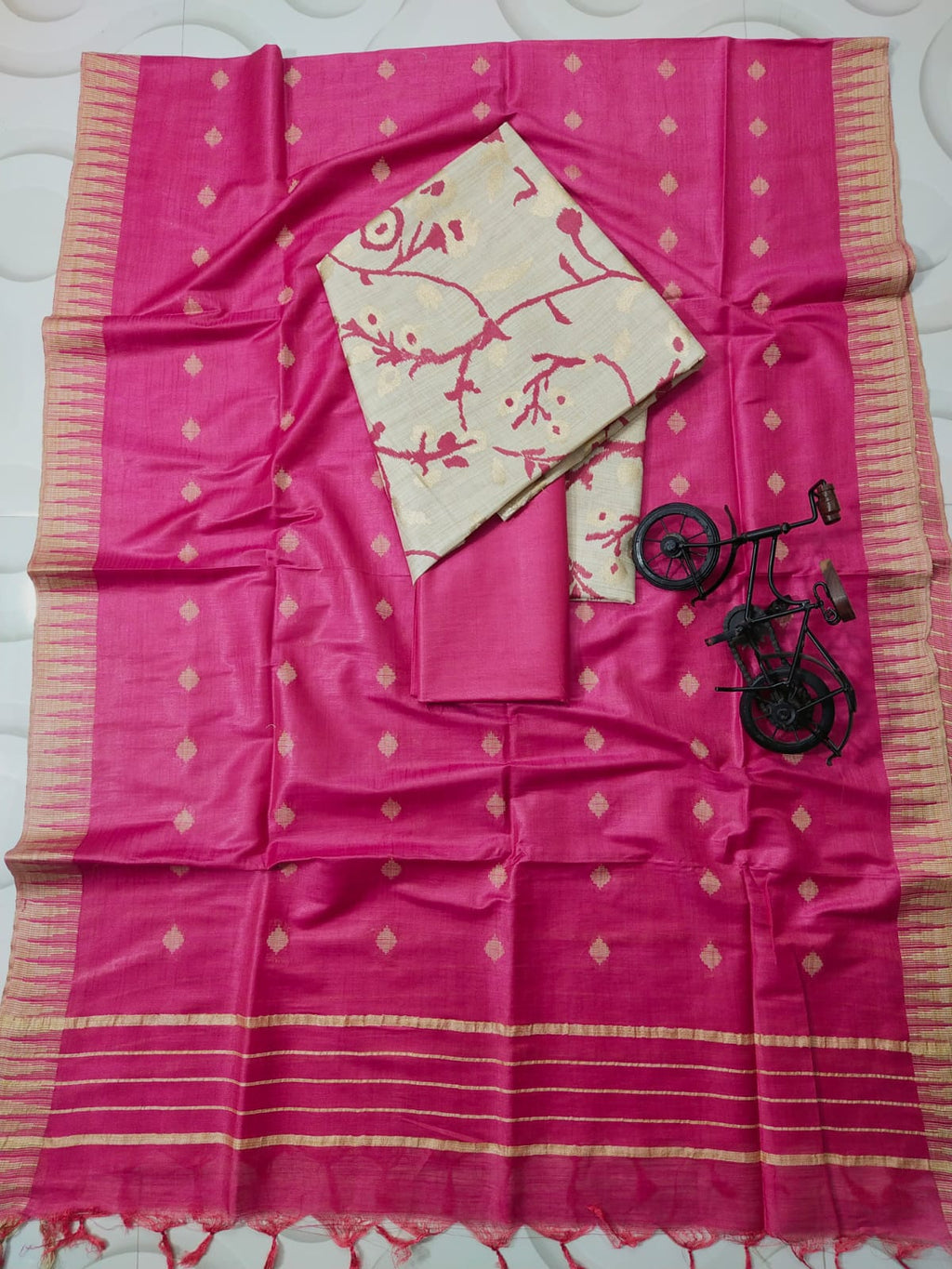 Gold print Suit (unstiched dress materials)