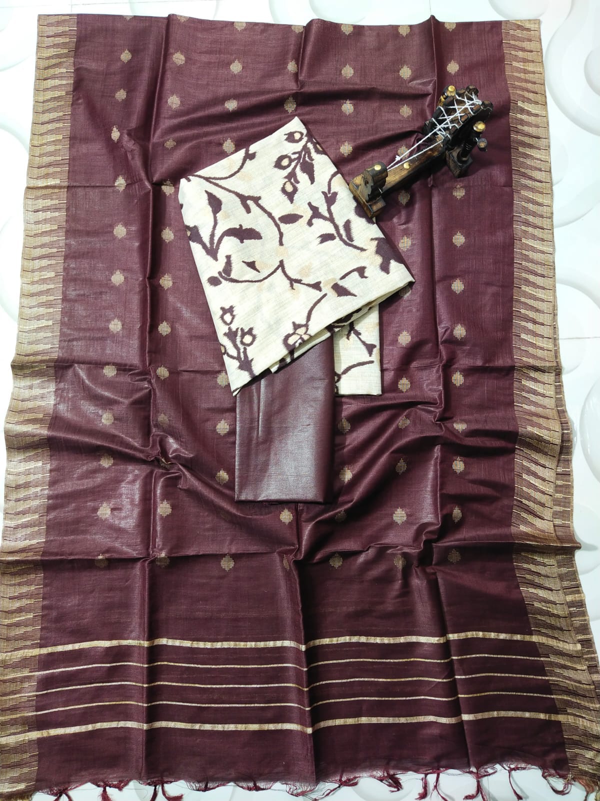 Gold print Suit (unstiched dress materials)