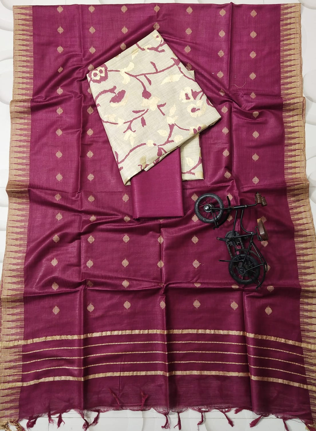 Gold print Suit (unstiched dress materials)