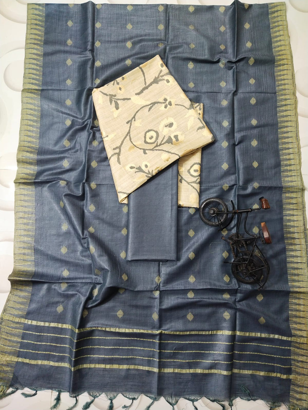 Gold print Suit (unstiched dress materials)